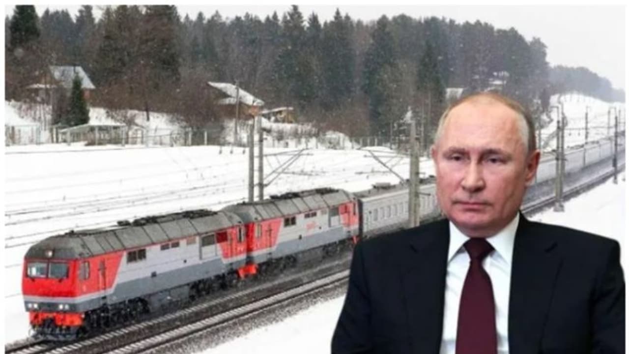 പുടിന്റെ 'പ്രേത തീവണ്ടി' സത്യമോ മിഥ്യയോ? ; റഷ്യൻ പ്രസിഡന്റിന്റെ ആഡംബര വാഗണിന്റെ ചിത്രങ്ങള് പുറത്ത് ! പുടിന്റെ 'പ്രേത തീവണ്ടി' സത്യമോ മിഥ്യയോ? ; റഷ്യൻ പ്രസിഡന്റിന്റെ ആഡംബര വാഗണിന്റെ ചിത്രങ്ങള് പുറത്ത് !