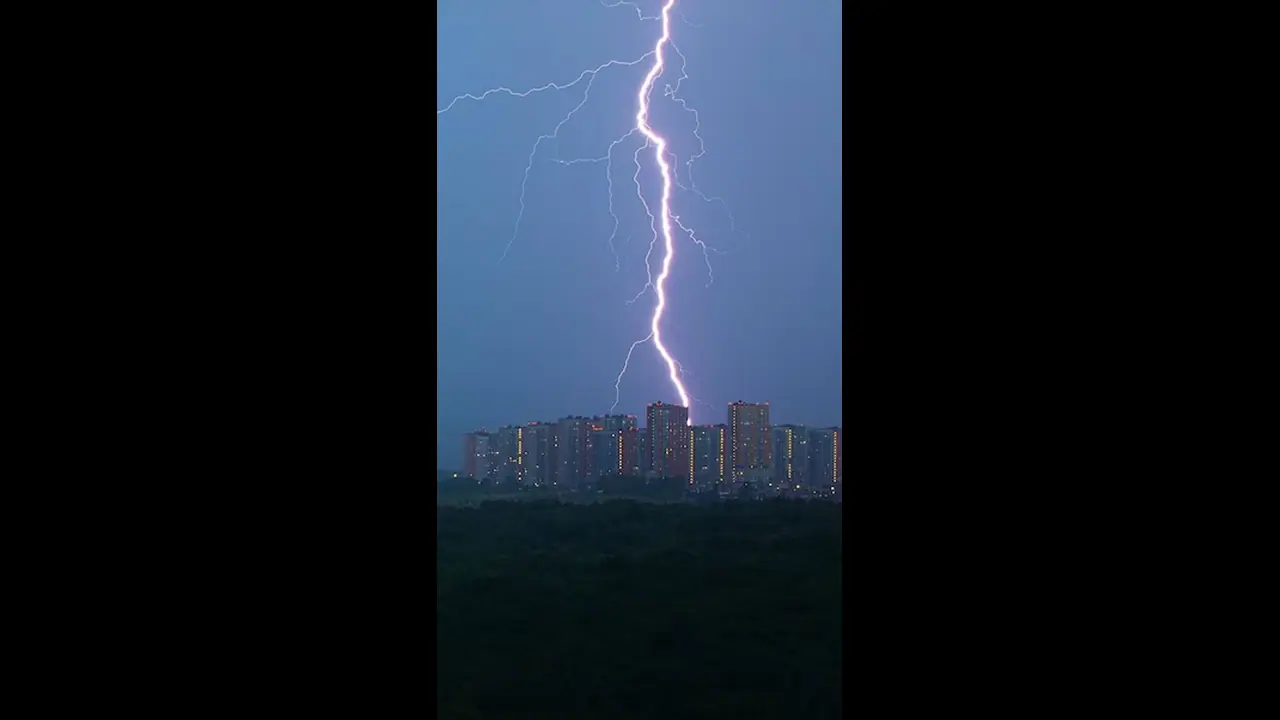 ಒಡಿಶಾದಲ್ಲಿ 2 ತಾಸಲ್ಲಿ 61 ಸಾವಿರ ಸಿಡಿಲು, 10 ಜನರ ಸಾವು!