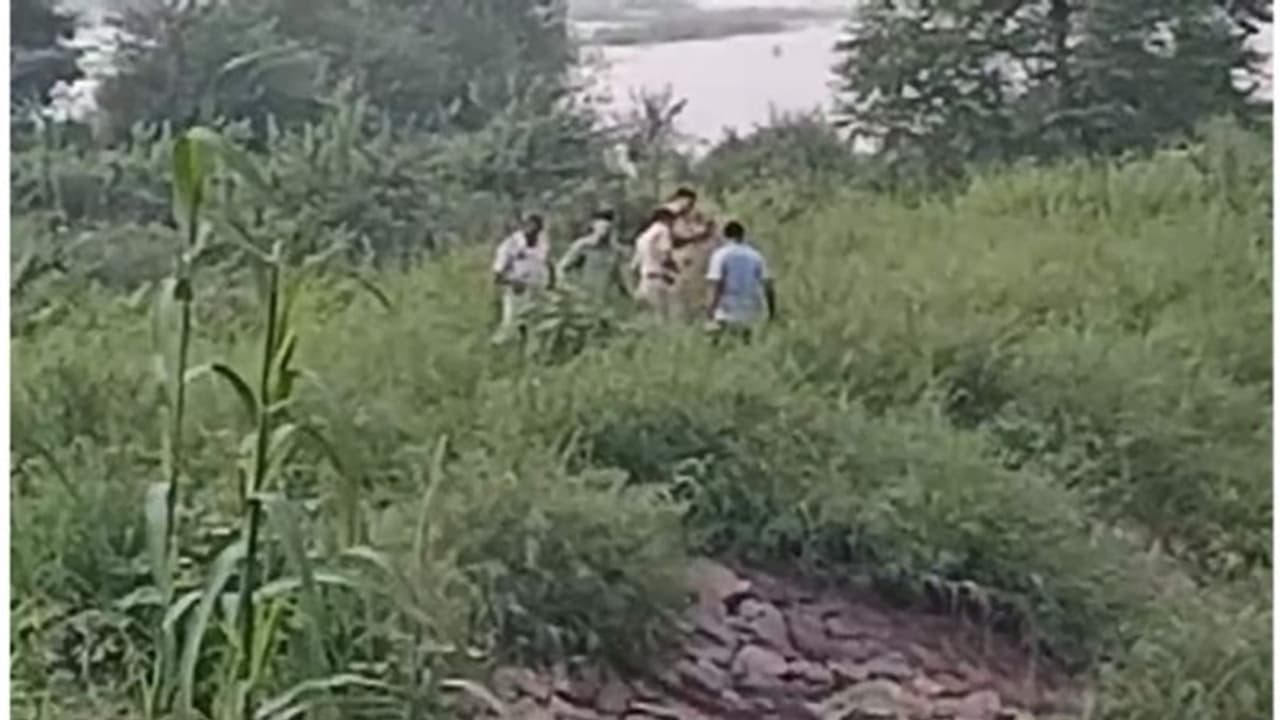 ఢిల్లీలో మరో శ్రద్ధావాకర్ ఘటన.. ఫ్లై ఓవర్ కింద ముక్కలుగా మహిళ శరీరభాగాలు..!!