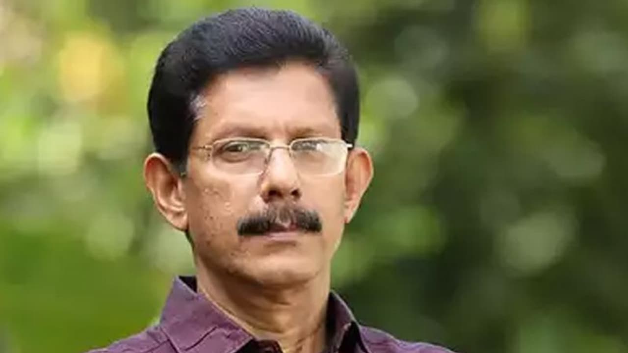 അധ്യാപകന്റെ കൈവെട്ടിയ കേസ്; മുഖ്യസൂത്രധാരന്റെ ശിക്ഷ മരവിപ്പിച്ച് ജാമ്യം അനുവദിച്ചു
