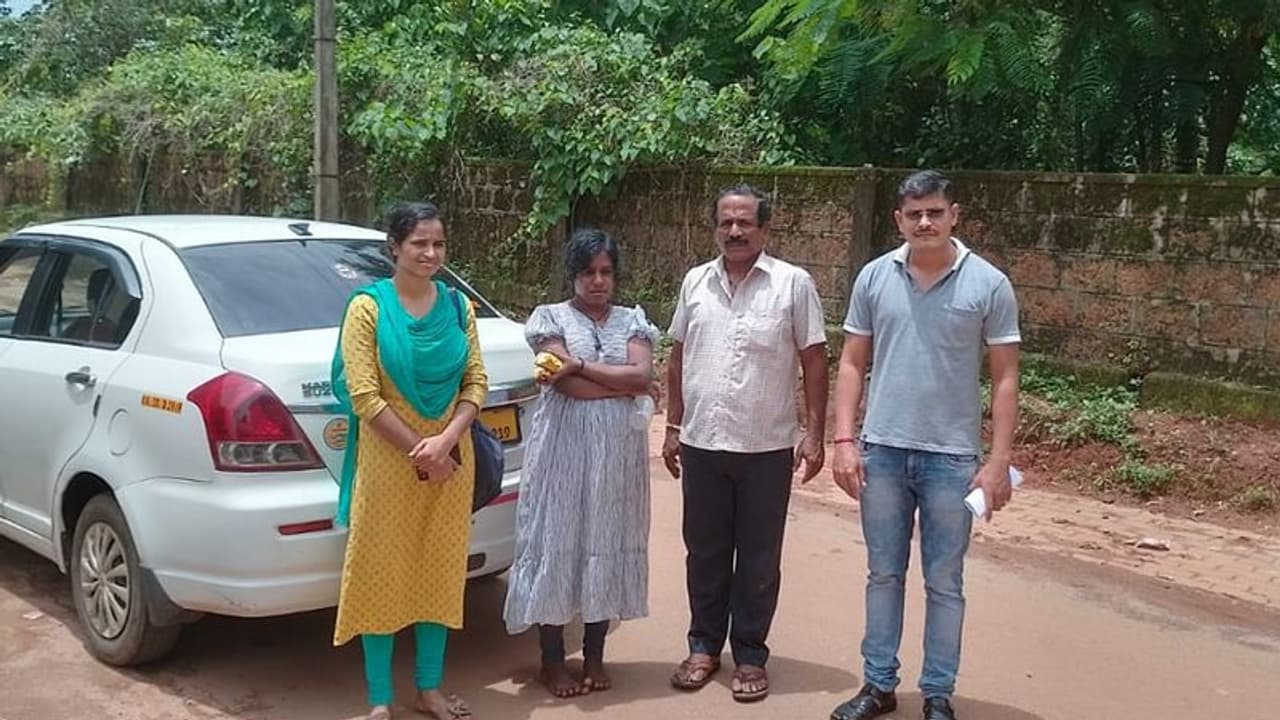 Udupi: ಅರಣ್ಯದಲ್ಲಿ ತಿರುಗಾಡುತ್ತಿದ್ದ ಕೇರಳ ಮೂಲದ ಯುವತಿಯ ರಕ್ಷಣೆ Udupi: ಅರಣ್ಯದಲ್ಲಿ ತಿರುಗಾಡುತ್ತಿದ್ದ ಕೇರಳ ಮೂಲದ ಯುವತಿಯ ರಕ್ಷಣೆ