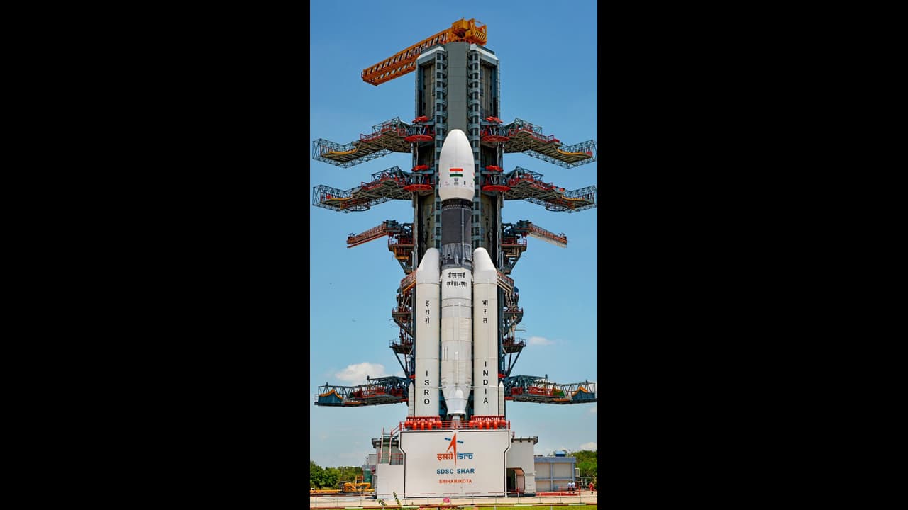 చంద్రయాన్ 3 మిషన్కు ఇస్రో సిద్ధం..రిహార్సల్ లాంచ్ విజయవంతం.. మరికొన్ని గంటల్లో కౌంట్డౌన్ షూరు.. చంద్రయాన్ 3 మిషన్కు ఇస్రో సిద్ధం..రిహార్సల్ లాంచ్ విజయవంతం.. మరికొన్ని గంటల్లో కౌంట్డౌన్ షూరు..