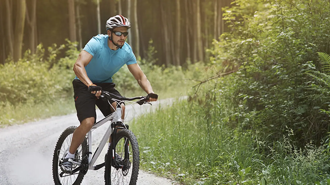 Lord Ram’s devotee, who is on a 6,000 km journey on cycle, reaches Vijayapura in Karnataka Lord Ram’s devotee, who is on a 6,000 km journey on cycle, reaches Vijayapura in Karnataka