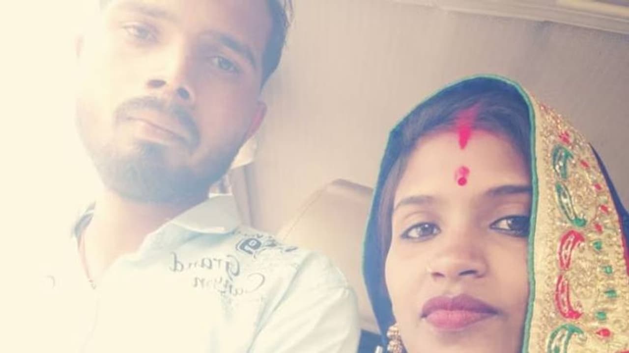 தன்னிடம் கேட்காமல் தக்காளியை பயன்படுத்திய கணவர்.. கோபமடைந்த மனைவி எடுத்த அதிரடி முடிவு.. . தன்னிடம் கேட்காமல் தக்காளியை பயன்படுத்திய கணவர்.. கோபமடைந்த மனைவி எடுத்த அதிரடி முடிவு.. .