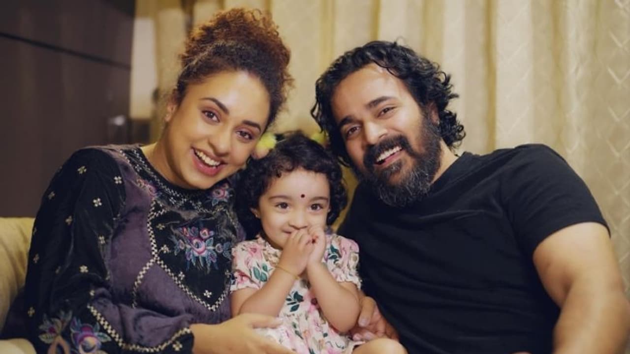 'എല്ലാവരുടെയും അനുഗ്രഹം ഉണ്ടാവണം'; സന്തോഷ വാര്‍ത്ത അറിയിച്ച് പേളി മാണി