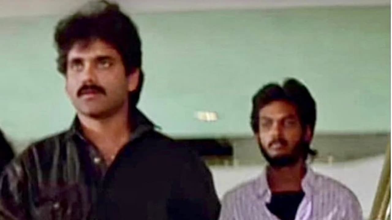 శివ సెట్స్ లో బ్యాక్ గ్రౌండ్ ఆర్టిస్ట్... ఇప్పుడో స్టార్ డైరెక్టర్!