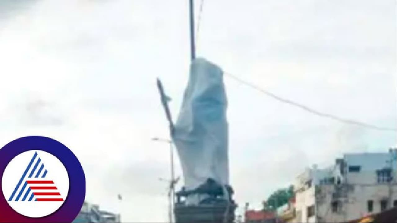 ಬೆಳಗಾವಿ ರಾಯಣ್ಣ ಮೂರ್ತಿಗಿಲ್ಲ ಉದ್ಘಾಟನಾ ಭಾಗ್ಯ; ಕನ್ನಡ ಸಂಘಟನೆ ಆಕ್ರೋಶ ಬೆಳಗಾವಿ ರಾಯಣ್ಣ ಮೂರ್ತಿಗಿಲ್ಲ ಉದ್ಘಾಟನಾ ಭಾಗ್ಯ; ಕನ್ನಡ ಸಂಘಟನೆ ಆಕ್ರೋಶ