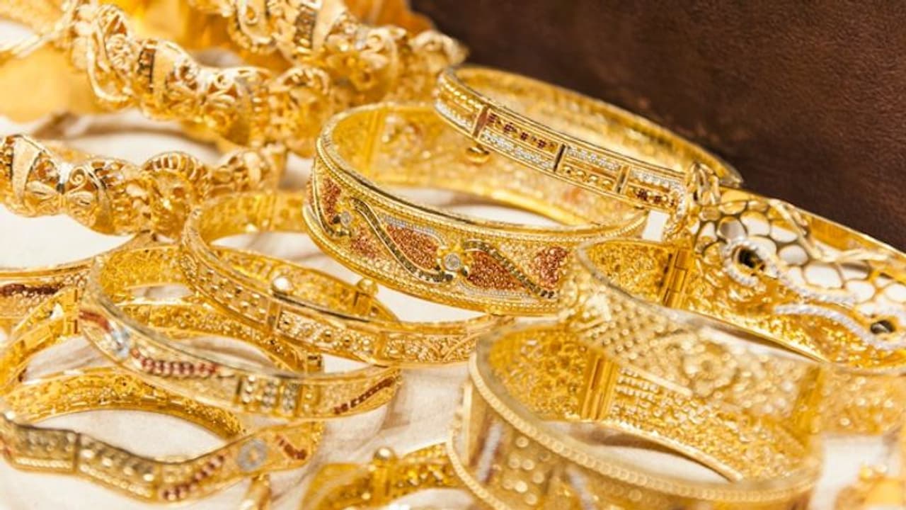 തപാൽ ഉദ്യോഗസ്ഥന്റെ വീട്ടിൽ നിന്ന് 35 പവൻ സ്വർണം കവർന്നു, അലമാരയിലെ ലോക്കർ തട്ടിയെടുത്തു തപാൽ ഉദ്യോഗസ്ഥന്റെ വീട്ടിൽ നിന്ന് 35 പവൻ സ്വർണം കവർന്നു, അലമാരയിലെ ലോക്കർ തട്ടിയെടുത്തു