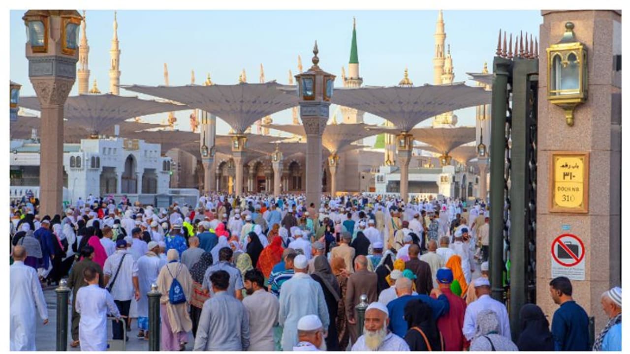  മദീനയിലെത്തിയത് രണ്ടര ലക്ഷം ഹജ്ജ് തീർഥാടകർ 