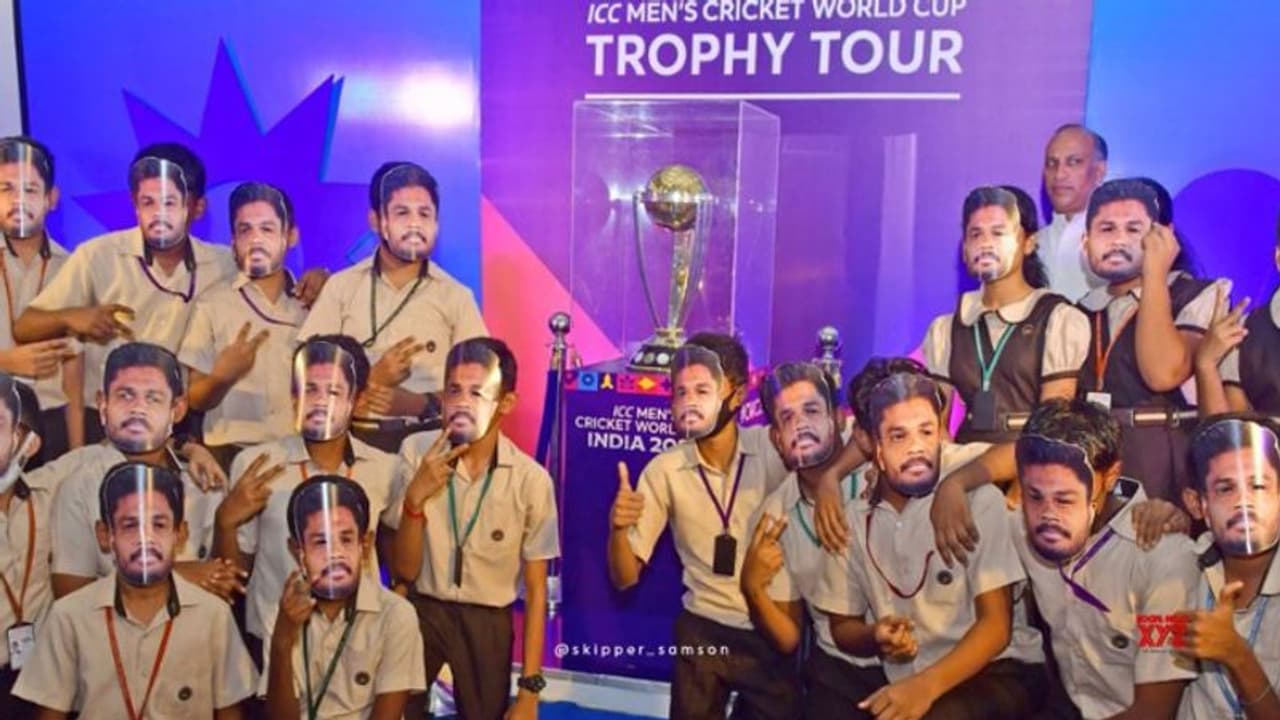 ഏകദിന ലോകകപ്പ് ട്രോഫി ടൂറിലും താരം സഞ്ജു സാംസണ്‍; ചിത്രം വൈറല്‍