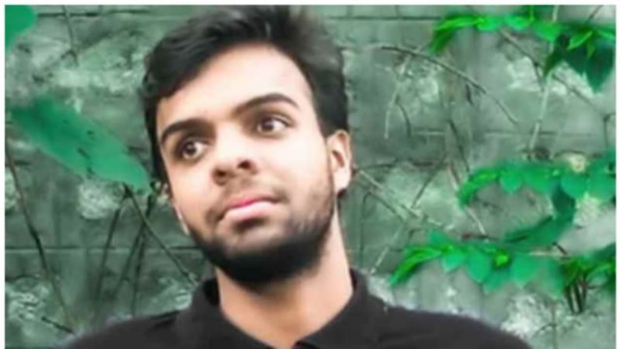 'അച്ഛനും അമ്മയും ക്ഷമിക്കണം, ഇതല്ലാതെ മറ്റൊരു മാര്‍ഗവുമില്ല'; 22 വയസുകാരന്റെ ആത്മഹത്യാ കുറിപ്പ് കണ്ടെത്തി