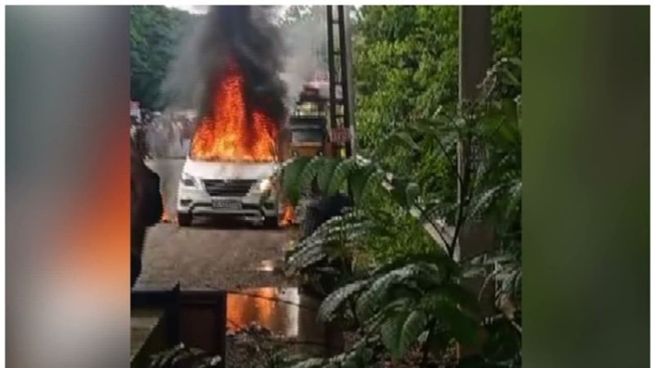 വാഹനങ്ങളിലെ അഗ്നിബാധ, പഠിക്കാന്‍ വിദഗ്‍ധ സമിതിയുമായി ഗതാഗത വകുപ്പ് 