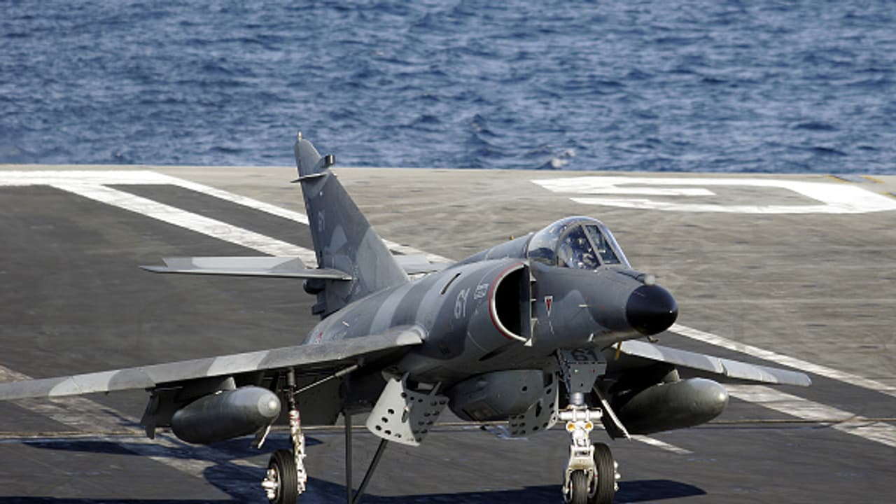 26 ரஃபேல் போர் விமானங்கள், 3 ஸ்கார்பீன் நீர்மூழ்கிக் கப்பல்களை வாங்க மத்திய அரசு ஒப்புதல்! 26 ரஃபேல் போர் விமானங்கள், 3 ஸ்கார்பீன் நீர்மூழ்கிக் கப்பல்களை வாங்க மத்திய அரசு ஒப்புதல்!