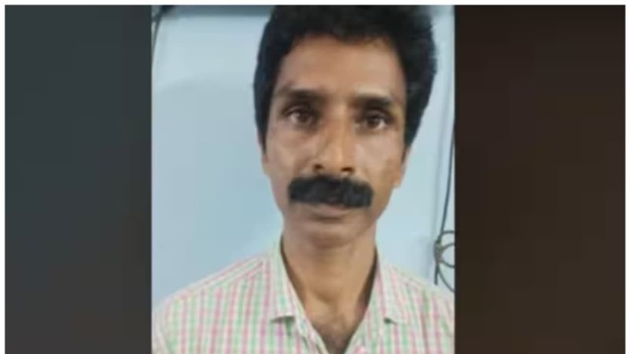 പോക്സോ കേസ്, അധ്യാപകന് സസ്പെന്ഷന്; വിദ്യാര്ത്ഥികള് പരാതി നല്കിയത് സ്റ്റേഷനില് നേരിട്ടെത്തി! പോക്സോ കേസ്, അധ്യാപകന് സസ്പെന്ഷന്; വിദ്യാര്ത്ഥികള് പരാതി നല്കിയത് സ്റ്റേഷനില് നേരിട്ടെത്തി!