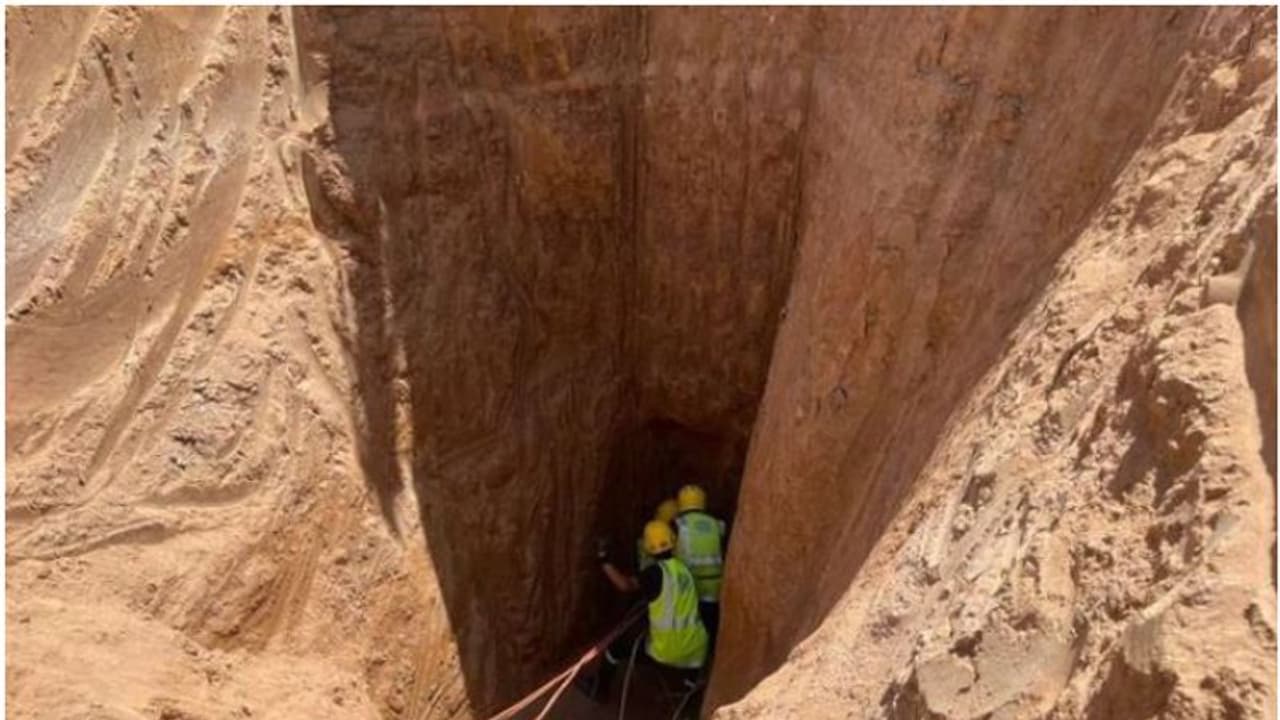 140 മീറ്റര് ആഴമുള്ള കുഴല്ക്കിണറില് വീണ് പ്രവാസിക്ക് ദാരുണാന്ത്യം 140 മീറ്റര് ആഴമുള്ള കുഴല്ക്കിണറില് വീണ് പ്രവാസിക്ക് ദാരുണാന്ത്യം