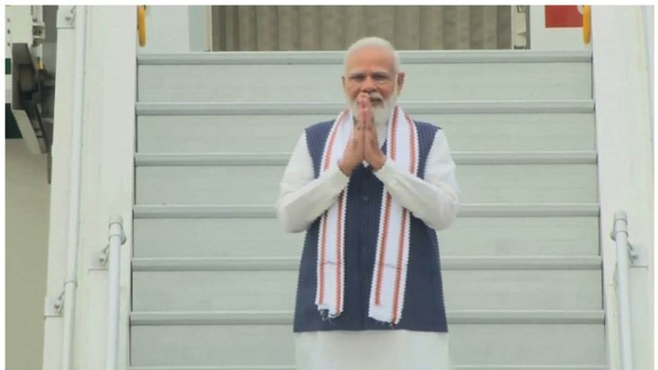 ദില്ലി വെള്ളപ്പൊക്കം: സ്ഥിതി വിലയിരുത്തി മോദി; അമിത് ഷായെയും ദില്ലി ലഫ്റ്റനന്റ് ഗവർണറെയും ഫോണിൽ വിളിച്ചു ദില്ലി വെള്ളപ്പൊക്കം: സ്ഥിതി വിലയിരുത്തി മോദി; അമിത് ഷായെയും ദില്ലി ലഫ്റ്റനന്റ് ഗവർണറെയും ഫോണിൽ വിളിച്ചു