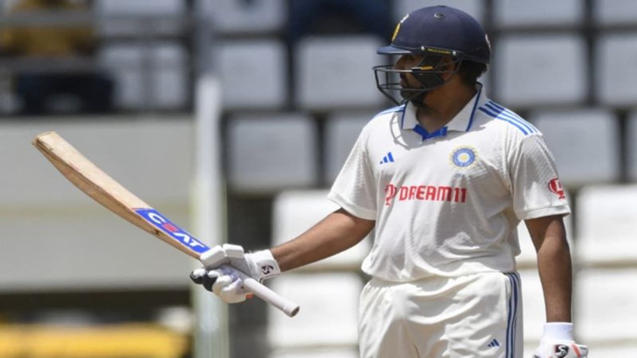 அதிக சதம் அடித்த ஸ்டீவ் ஸ்மித் சாதனையை சமன் செய்த ரோகித் சர்மா! அதிக சதம் அடித்த ஸ்டீவ் ஸ்மித் சாதனையை சமன் செய்த ரோகித் சர்மா!