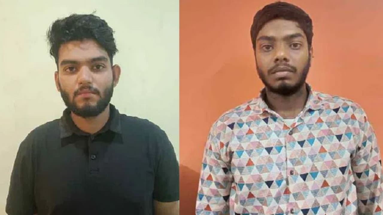 ಪೊಲೀಸರ ಸೋಗಿನಲ್ಲಿ ಕಿಡಿಗೇಡಿಗಳಿಂದ ದರೋಡೆ: ಇಬ್ಬರ ಬಂಧನ ಪೊಲೀಸರ ಸೋಗಿನಲ್ಲಿ ಕಿಡಿಗೇಡಿಗಳಿಂದ ದರೋಡೆ: ಇಬ್ಬರ ಬಂಧನ