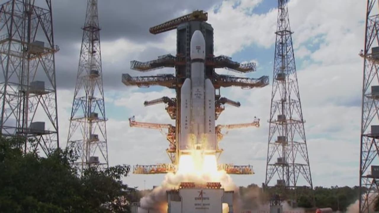 ಭಾರತದ ಭರವಸೆ ಕನಸುಗಳನ್ನು ಹೊತ್ತ ಚಂದ್ರಯಾನ 3 ನೌಕೆ ಯಶಸ್ವಿ ಉಡಾವಣೆ! ಭಾರತದ ಭರವಸೆ ಕನಸುಗಳನ್ನು ಹೊತ್ತ ಚಂದ್ರಯಾನ 3 ನೌಕೆ ಯಶಸ್ವಿ ಉಡಾವಣೆ!