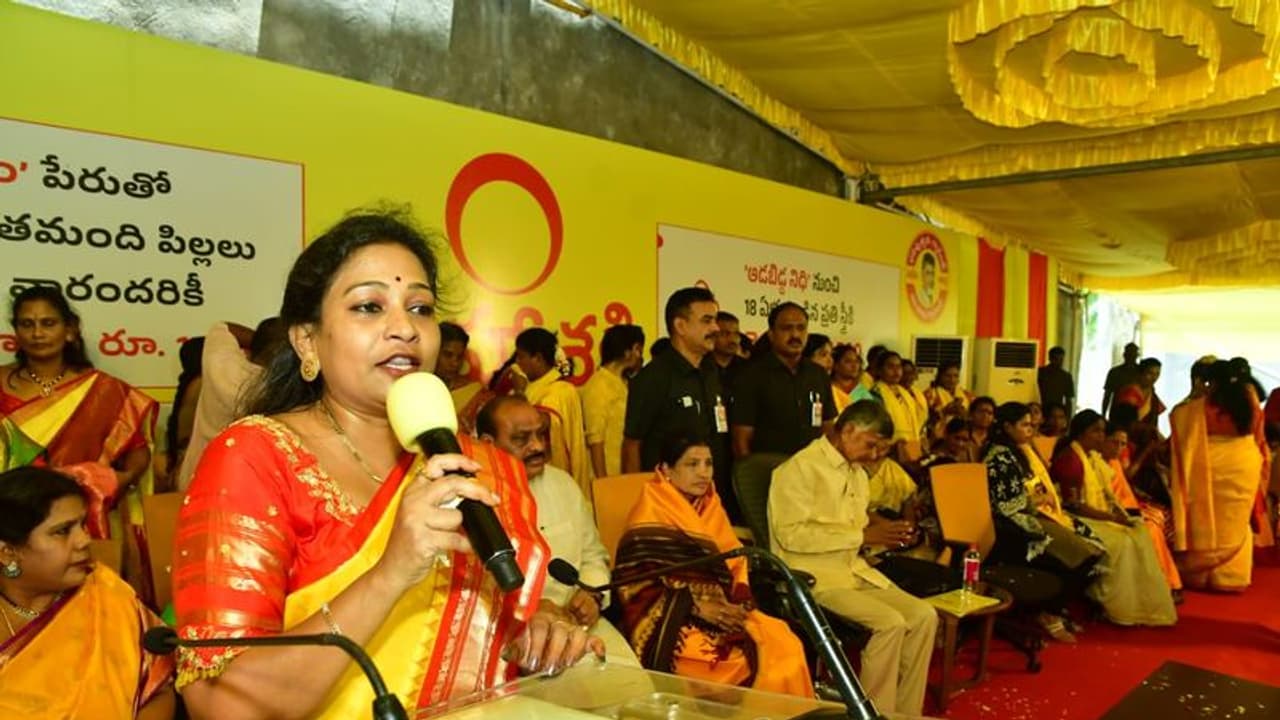 సైకో జగన్ ముద్దులు కాస్తా గుద్దులుగా మారాయి..: టిడిపి అనిత సైకో జగన్ ముద్దులు కాస్తా గుద్దులుగా మారాయి..: టిడిపి అనిత