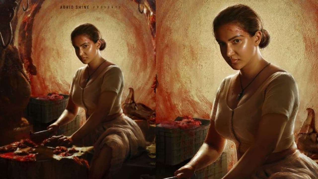  ഇറച്ചി വെട്ടുകാരിയായി ഹണി റോസ്; അഞ്ച് ഭാഷകളില്‍ 'റേച്ചല്‍' എത്തുന്നു 