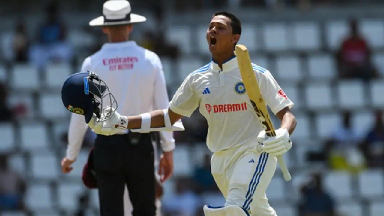 ടെസ്റ്റ് അരങ്ങേറ്റത്തില് 150 പിന്നിട്ട് യശസ്വി ജയ്സ്വാള്; കൊതിപ്പിക്കും റെക്കോർഡ് ടെസ്റ്റ് അരങ്ങേറ്റത്തില് 150 പിന്നിട്ട് യശസ്വി ജയ്സ്വാള്; കൊതിപ്പിക്കും റെക്കോർഡ്