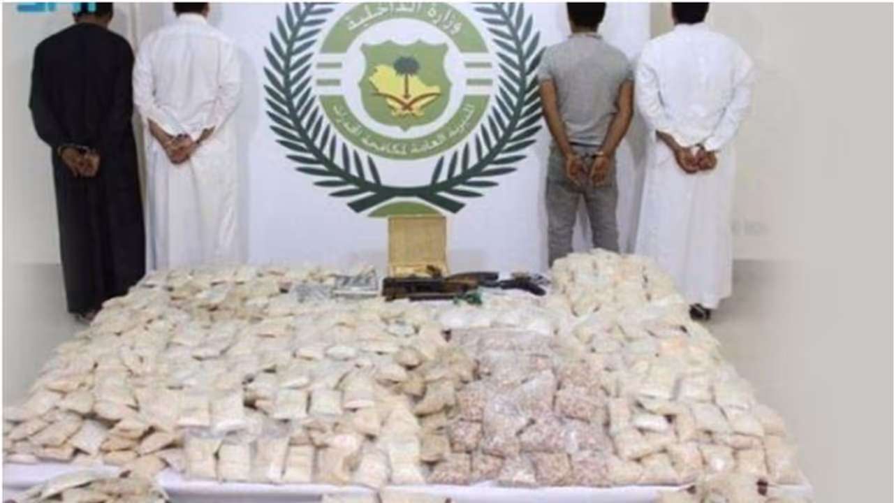 സൗദിയിലെ കൃഷിയിടത്തിൽ ഭൂഗര്‍ഭ അറ; ടൈല്‍ പാകി മറച്ചു, പരിശോധിച്ചപ്പോൾ 'കർഷകനും' കൂട്ടരും അകത്തായി!