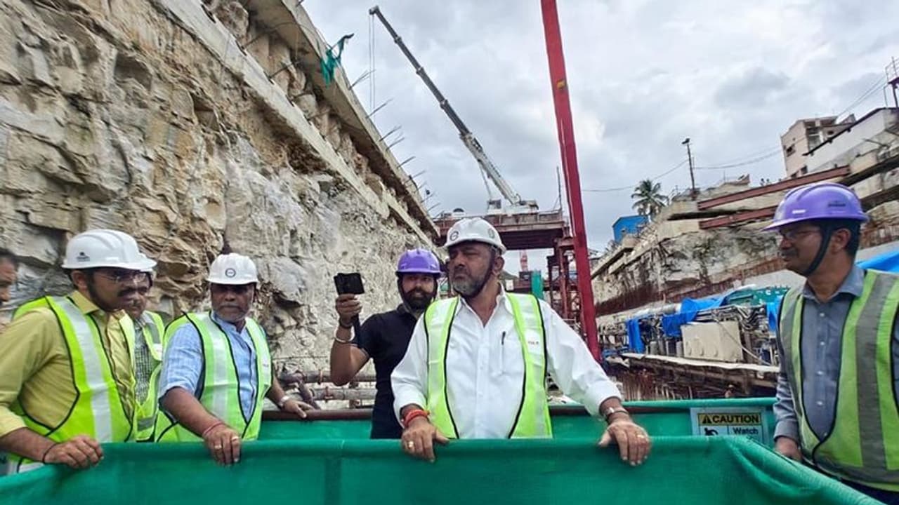 ಮೆಟ್ರೋ ಸುರಂಗ ಕಾಮಗಾರಿ ಪರಿಶೀಲಿಸಿದ ಡಿ.ಕೆ.ಶಿವಕುಮಾರ್‌