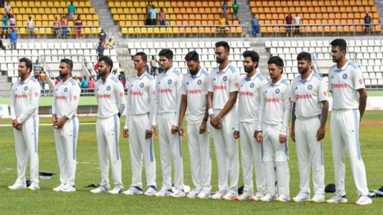 இன்னிங்ஸ், 141 ரன்கள் வித்தியாசத்தில் வெஸ்ட் இண்டீஸை வீழ்த்திய இந்தியா!