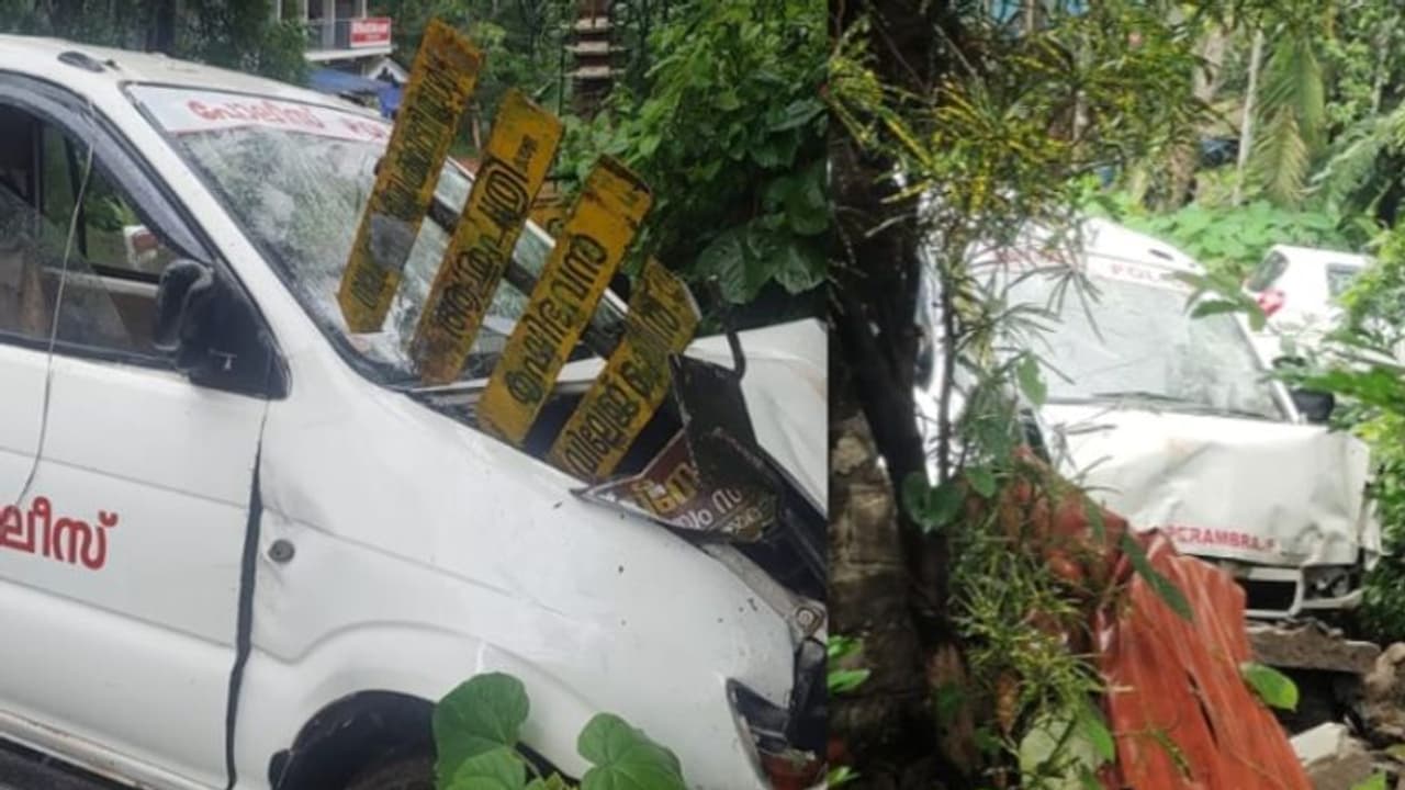 പൊലീസ് വാഹനം നിയന്ത്രണം വിട്ട് അപകടത്തിൽപെട്ടു, എസ്ഐ അടക്കം നാല് പേർക്ക് പരിക്ക്