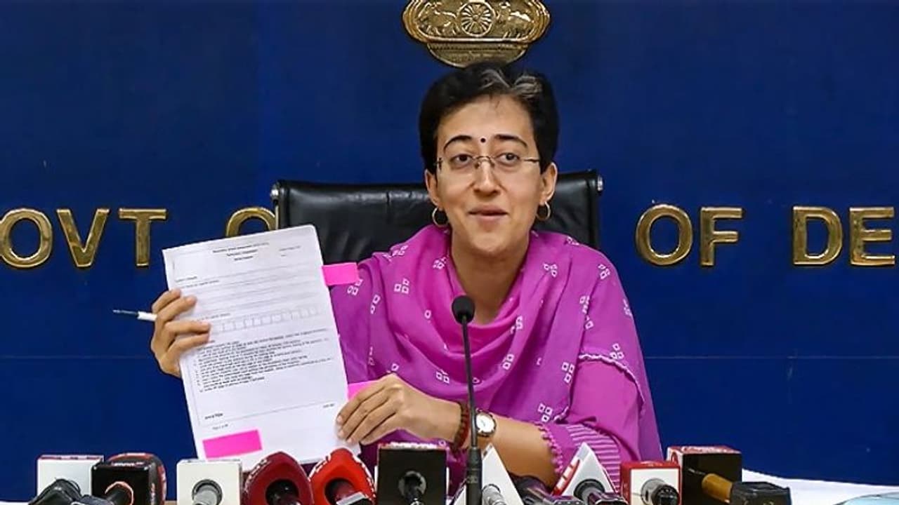 850 ಕೋಟಿ ರೂ ದಿಲ್ಲಿ ಭೂ ಹಗರಣ ಬೆಳಕಿಗೆ, ಕೇಜ್ರಿವಾಲ್ ಮುಖ್ಯ ಕಾರ್ಯದರ್ಶಿ ಅಮಾನತಿಗೆ ಶಿಫಾರಸು! 850 ಕೋಟಿ ರೂ ದಿಲ್ಲಿ ಭೂ ಹಗರಣ ಬೆಳಕಿಗೆ, ಕೇಜ್ರಿವಾಲ್ ಮುಖ್ಯ ಕಾರ್ಯದರ್ಶಿ ಅಮಾನತಿಗೆ ಶಿಫಾರಸು!