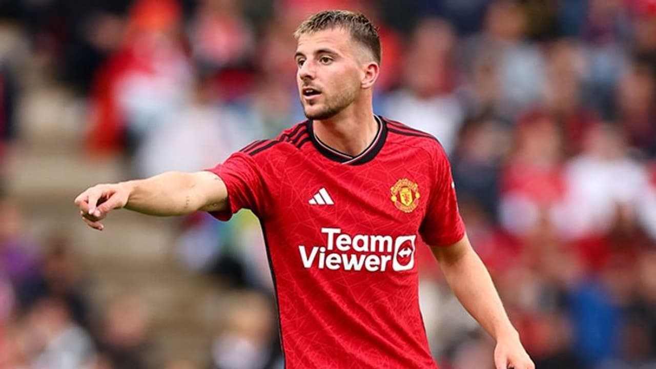 Manchester United issues statement regarding Mason Mount's interaction with fans Manchester United issues statement regarding Mason Mount's interaction with fans