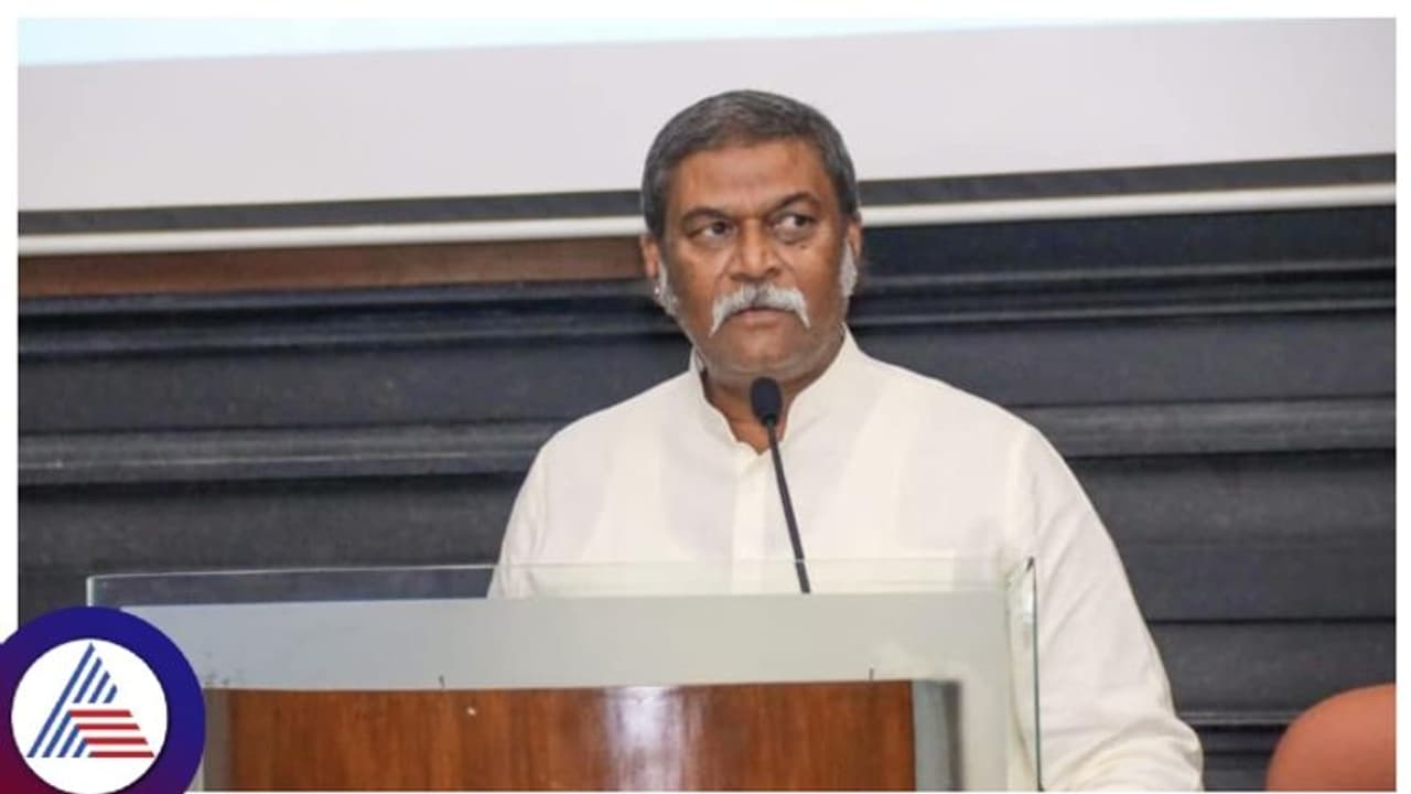 ಅರಗಿಸಿಕೊಳ್ಳಲಾಗದ ಮಗನ ಸೋಲು, ರಾಜಕೀಯ ನಿವೃತ್ತಿಯತ್ತ ಆನಂದ ಸಿಂಗ್!