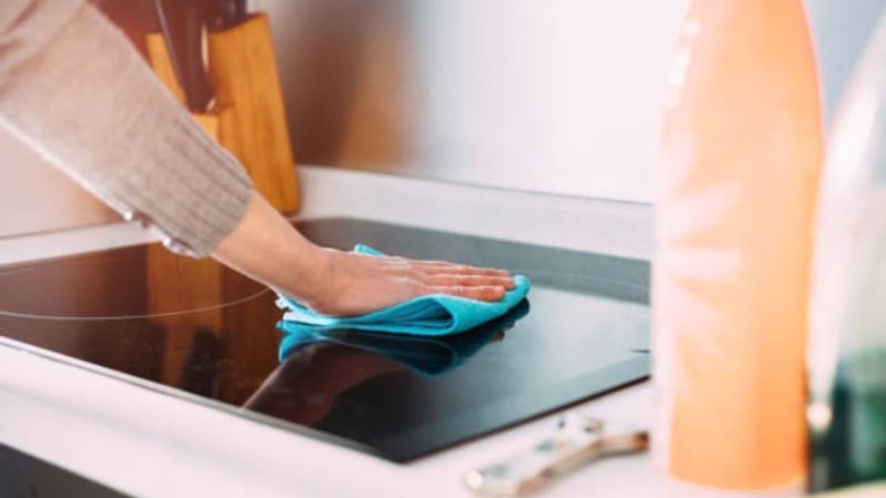 രോഗങ്ങള് അകറ്റാൻ മഴക്കാലത്ത് അടുക്കള എങ്ങനെ സൂക്ഷിക്കണം?; ഇതാ ചില ടിപ്സ്... രോഗങ്ങള് അകറ്റാൻ മഴക്കാലത്ത് അടുക്കള എങ്ങനെ സൂക്ഷിക്കണം?; ഇതാ ചില ടിപ്സ്...