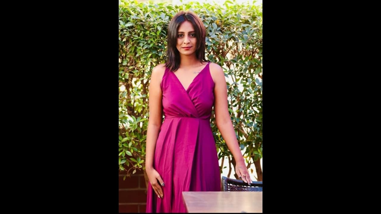 ಬೆಂಗಳೂರು: ವಂಶಿಕಾ, ನಟರ ಹೆಸರಿನಲ್ಲಿ 40 ಲಕ್ಷ ವಂಚಿಸಿದ ನಿಶಾ ಬೆಂಗಳೂರು: ವಂಶಿಕಾ, ನಟರ ಹೆಸರಿನಲ್ಲಿ 40 ಲಕ್ಷ ವಂಚಿಸಿದ ನಿಶಾ