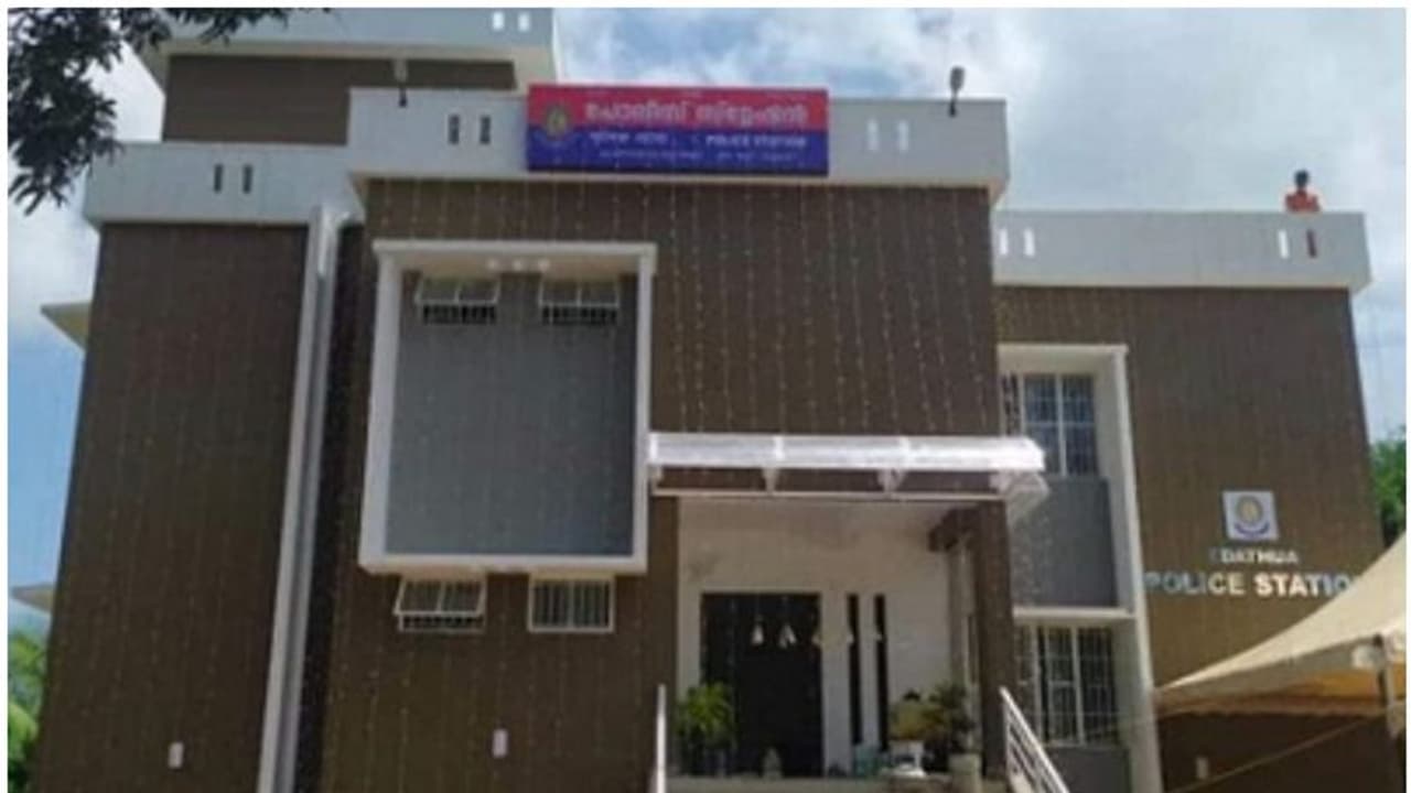 പൊലീസിനും കിട്ടി 'പണി'! കുടിശ്ശിക അടച്ചില്ല, പൊലീസ് സ്റ്റേഷനിലേക്കുള്ള കണക്ഷൻ വിച്ഛേദിച്ച് വാട്ടർ അതോറിറ്റി പൊലീസിനും കിട്ടി 'പണി'! കുടിശ്ശിക അടച്ചില്ല, പൊലീസ് സ്റ്റേഷനിലേക്കുള്ള കണക്ഷൻ വിച്ഛേദിച്ച് വാട്ടർ അതോറിറ്റി