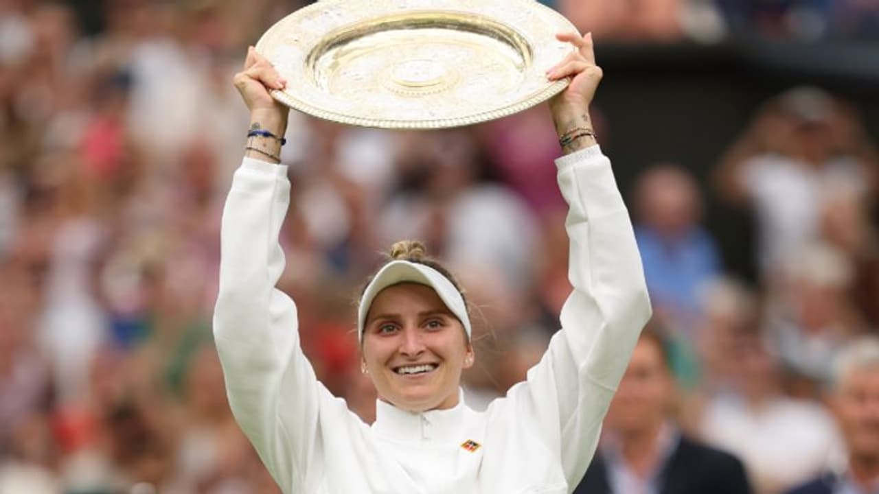 വിംബിൾഡണില് പുതു ചരിത്രം; സീഡ് ചെയ്യപ്പെടാത്ത മർകേറ്റ വോൻഡ്രോസോവ വനിതാ ചാമ്പ്യന് വിംബിൾഡണില് പുതു ചരിത്രം; സീഡ് ചെയ്യപ്പെടാത്ത മർകേറ്റ വോൻഡ്രോസോവ വനിതാ ചാമ്പ്യന്