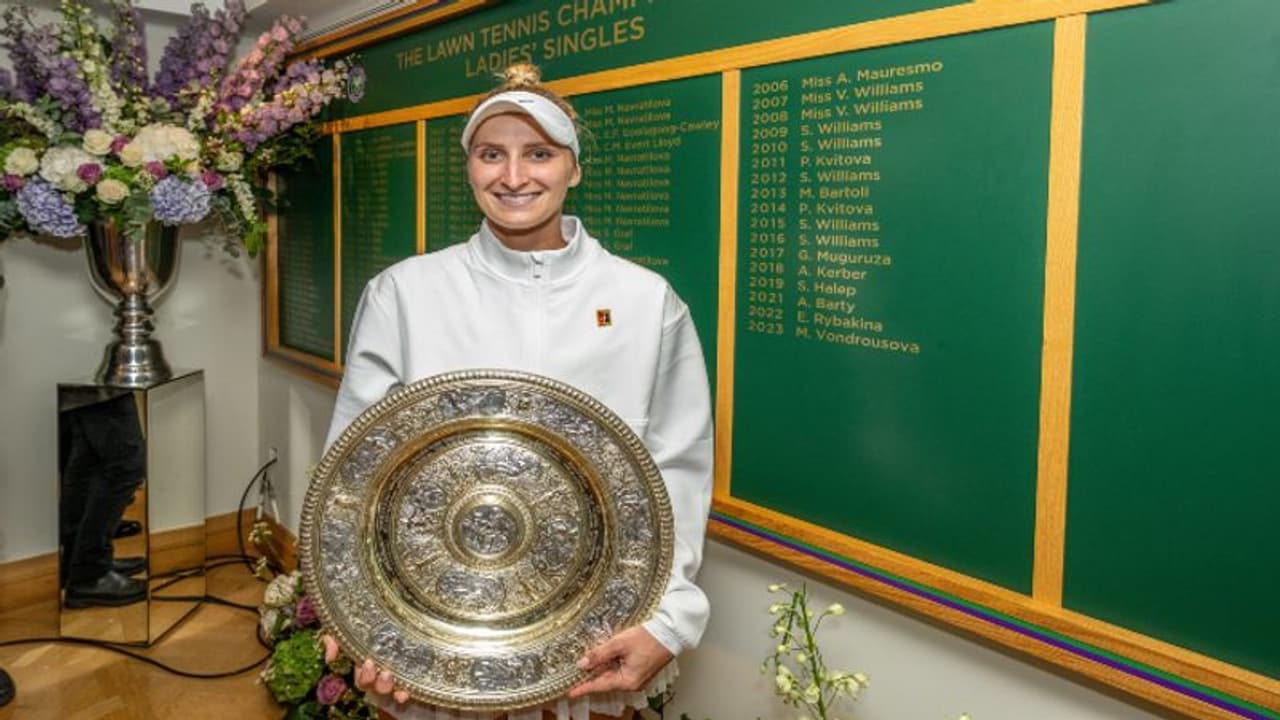 வரலாற்று சாதனை படைத்த மார்க்கெட்டா வோண்ட்ரூசோவா: முதல் முறையாக விம்பிள்டன் சாம்பியன்! வரலாற்று சாதனை படைத்த மார்க்கெட்டா வோண்ட்ரூசோவா: முதல் முறையாக விம்பிள்டன் சாம்பியன்!