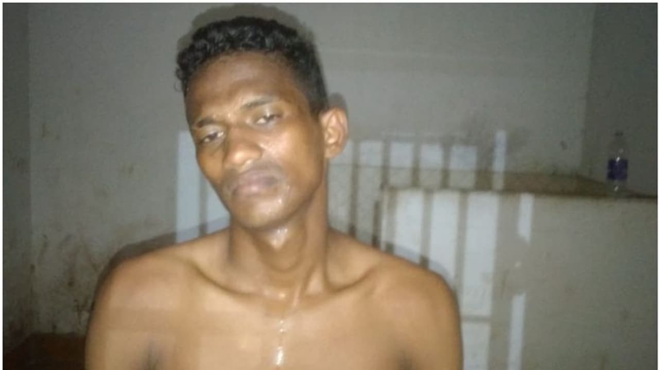 കത്തിക്കുത്ത്, കല്ലേറ്, വധഭീഷണി...; ഏറെ നേരം ഭീകരാന്തരീക്ഷം സൃഷ്ടിച്ച് യുവാവ്, സാഹസികമായി കീഴടക്കി പൊലീസ്