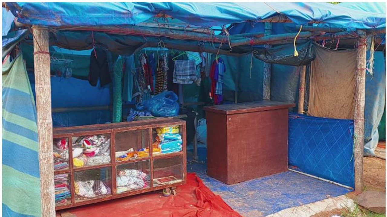 സഹിക്കാനാവില്ല! കടം വാങ്ങി ഓണം മുന്നിൽ കണ്ട് സ്റ്റോക്ക് എത്തിച്ചു; വഴിയോരക്കടയിൽ കള്ളന്റെ ക്രൂരത, വൻ നഷ്ടം സഹിക്കാനാവില്ല! കടം വാങ്ങി ഓണം മുന്നിൽ കണ്ട് സ്റ്റോക്ക് എത്തിച്ചു; വഴിയോരക്കടയിൽ കള്ളന്റെ ക്രൂരത, വൻ നഷ്ടം