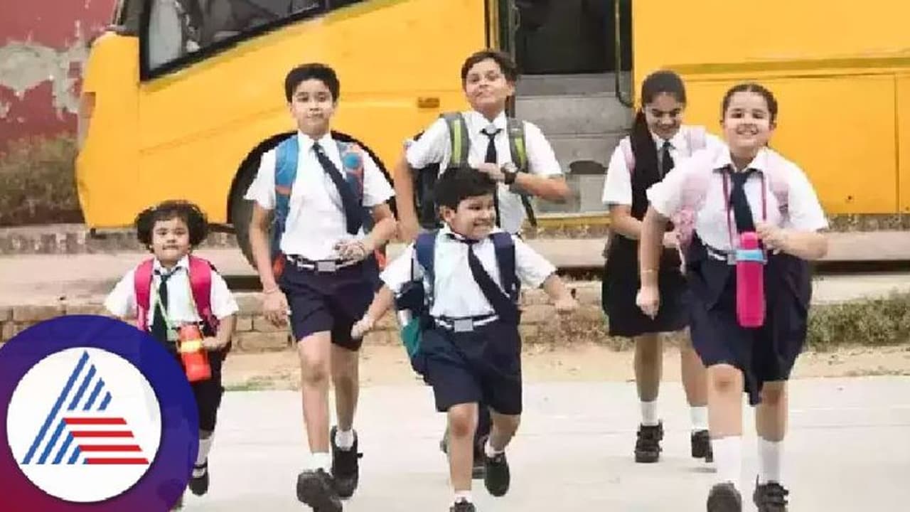 ಖಾಸಗಿ ಶಾಲೆ ಶುಲ್ಕ ಕೇಸ್ ; ಶೀಘ್ರ ಇತ್ಯರ್ಥಕ್ಕೆ ಪೋಷಕರ ಆಗ್ರಹ! ಖಾಸಗಿ ಶಾಲೆ ಶುಲ್ಕ ಕೇಸ್ ; ಶೀಘ್ರ ಇತ್ಯರ್ಥಕ್ಕೆ ಪೋಷಕರ ಆಗ್ರಹ!