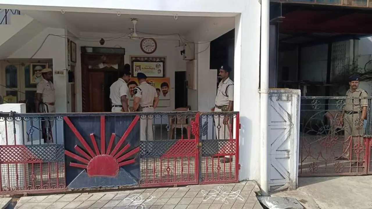 பொன்முடிக்கு விதிக்கப்பட்ட தண்டனை; விழுப்புரத்தில் பல பகுதிகளில் தடை செ்யயப்பட்ட மின்சாரம் பொன்முடிக்கு விதிக்கப்பட்ட தண்டனை; விழுப்புரத்தில் பல பகுதிகளில் தடை செ்யயப்பட்ட மின்சாரம்