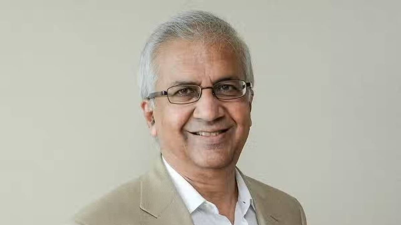 ரிலையன்ஸ் குழுமத்தில் முக்கிய பொறுப்புகளில் உள்ள PMS பிரசாத்.. அவரின் சம்பளம் இத்தனை கோடியா? ரிலையன்ஸ் குழுமத்தில் முக்கிய பொறுப்புகளில் உள்ள PMS பிரசாத்.. அவரின் சம்பளம் இத்தனை கோடியா?