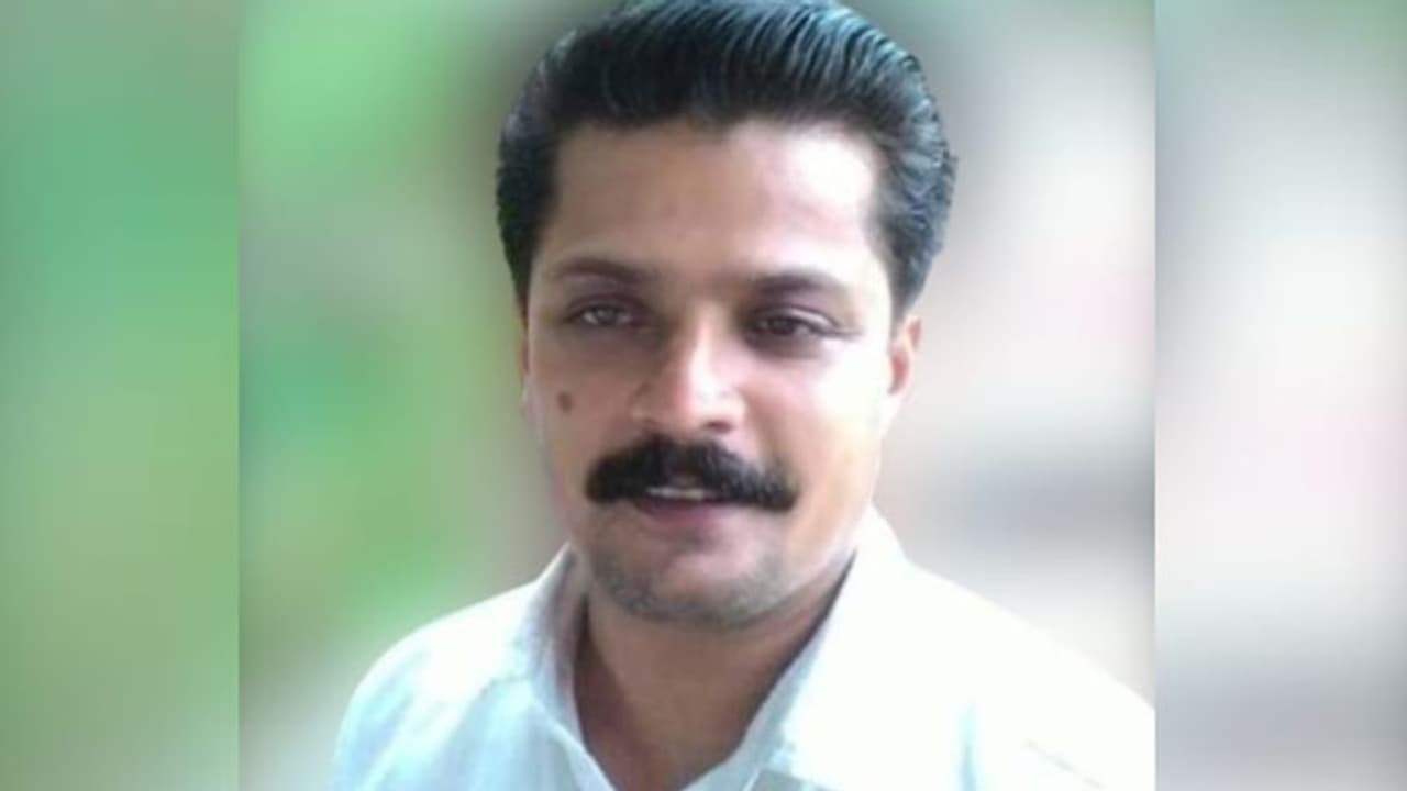 കൂട്ടുകാർക്കൊപ്പം ഷട്ടിൽ കളിക്കിടെ കോഴിക്കോട് യുവാവിന് അപ്രതീക്ഷിത മരണം