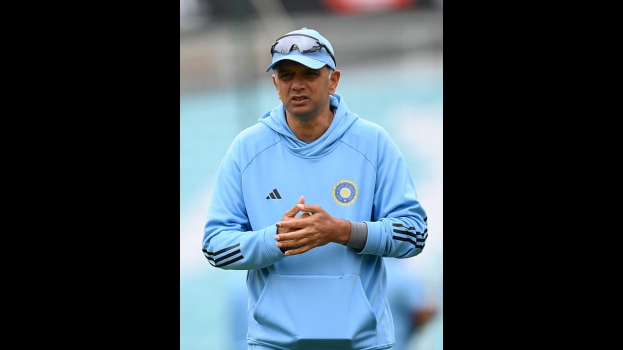 രാഹുല് ദ്രാവിഡ് യുഗം അവസാനിക്കുന്നു; ലോകകപ്പിന് ശേഷം പുതിയ കോച്ച് എന്ന് സൂചന രാഹുല് ദ്രാവിഡ് യുഗം അവസാനിക്കുന്നു; ലോകകപ്പിന് ശേഷം പുതിയ കോച്ച് എന്ന് സൂചന