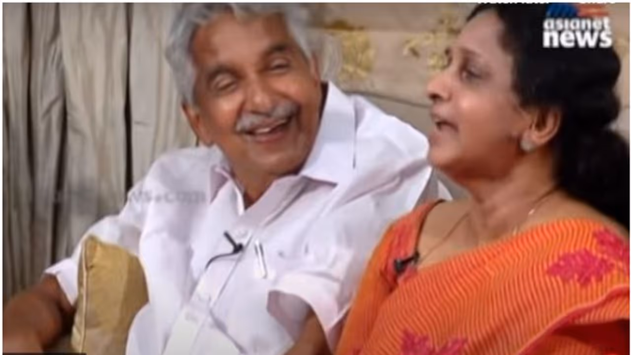 ആരോടും പറഞ്ഞില്ല, ക്ഷണക്കത്തുമില്ല, കേട്ടറിഞ്ഞെത്തിയപ്പോഴേക്കും എല്ലാം കഴിഞ്ഞു; ഉമ്മൻ ചാണ്ടിയുടെ വിവാഹം ആരോടും പറഞ്ഞില്ല, ക്ഷണക്കത്തുമില്ല, കേട്ടറിഞ്ഞെത്തിയപ്പോഴേക്കും എല്ലാം കഴിഞ്ഞു; ഉമ്മൻ ചാണ്ടിയുടെ വിവാഹം