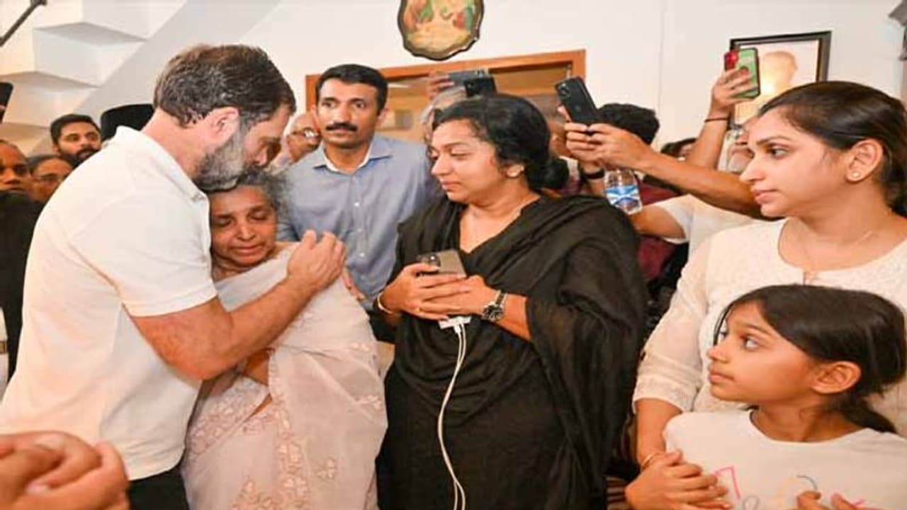 പുതുപ്പള്ളിയുടെ ഹൃദയത്തിലേക്ക് ഉമ്മൻ ചാണ്ടി; സംസ്കാര ചടങ്ങിൽ രാഹുൽ ​ഗാന്ധി പങ്കെടുക്കും
