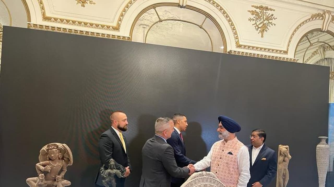 ప్రధాని మోడీ అమెరికా పర్యటన.. 105 పురాతన వస్తువులను భారత్ కు అప్పగించిన యూఎస్