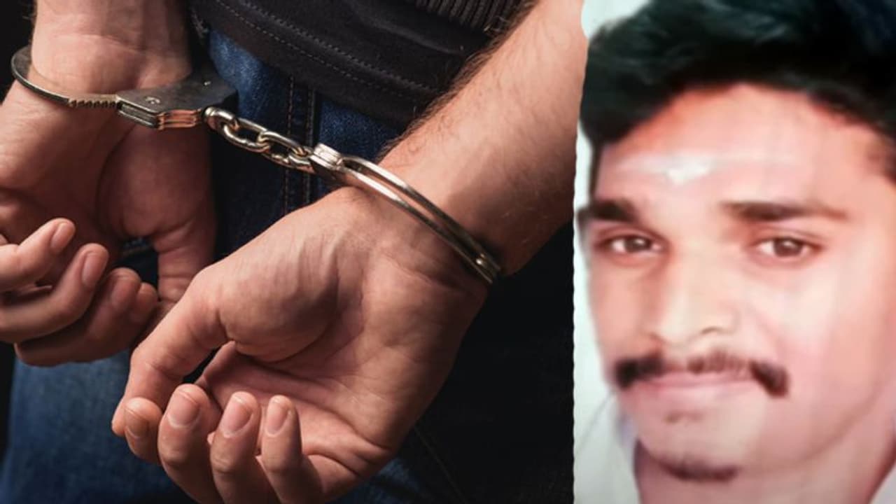 கடலூர் பாஜக ஐடி விங்க் நிர்வாகியை வீடு புகுந்து தூக்கிய நெல்லை போலீஸ்..! கடலூர் பாஜக ஐடி விங்க் நிர்வாகியை வீடு புகுந்து தூக்கிய நெல்லை போலீஸ்..!