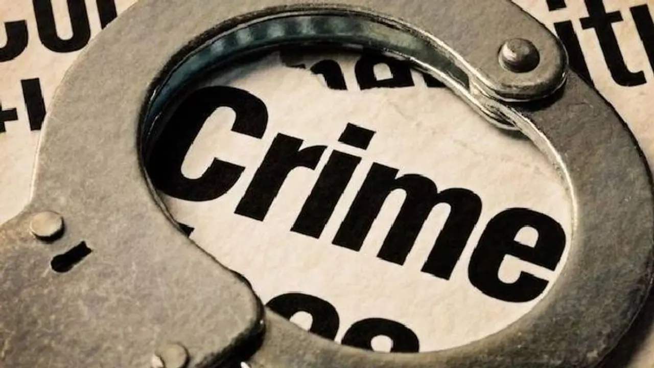 64 കാരനായ ബിസിനസുകാരനെ പീഡനക്കേസിൽ കുടുക്കാൻ യുവതി ഉപയോഗിച്ചത് കോഴിച്ചോര, തട്ടിയെടുത്തത് 3.26 കോടി 64 കാരനായ ബിസിനസുകാരനെ പീഡനക്കേസിൽ കുടുക്കാൻ യുവതി ഉപയോഗിച്ചത് കോഴിച്ചോര, തട്ടിയെടുത്തത് 3.26 കോടി